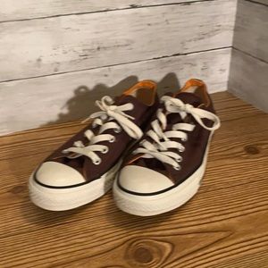 Converse Tennis Shoes